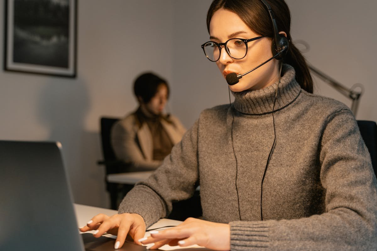 Voice Brandname là gì? So Sánh với SMS Brandname và Khi Nào Dùng