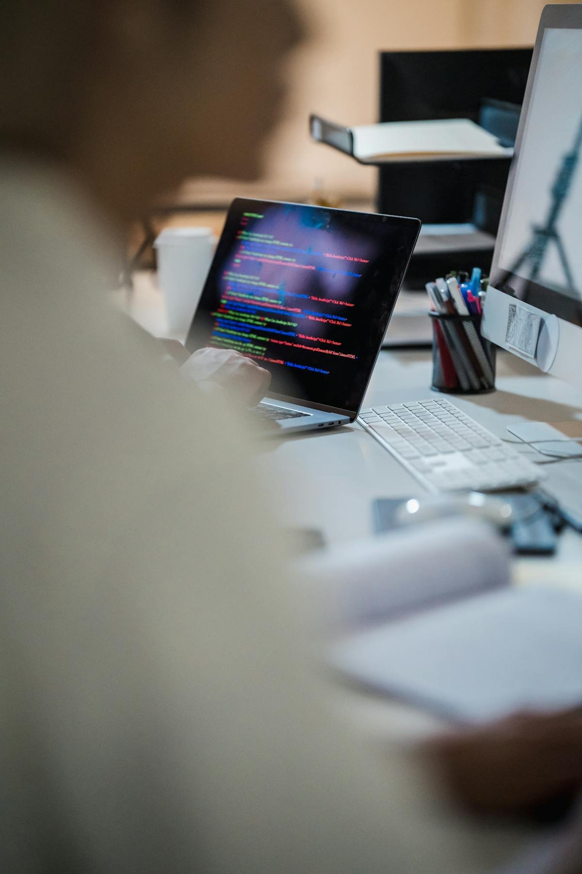 Tích Hợp SMS API NodeJS: Gửi Tin Nhắn Tự Động từ Server Node - Developer nên kiểm thử API với payload mẫu, lỗi xác thực và phản hồi DLR trước khi chạy thật.