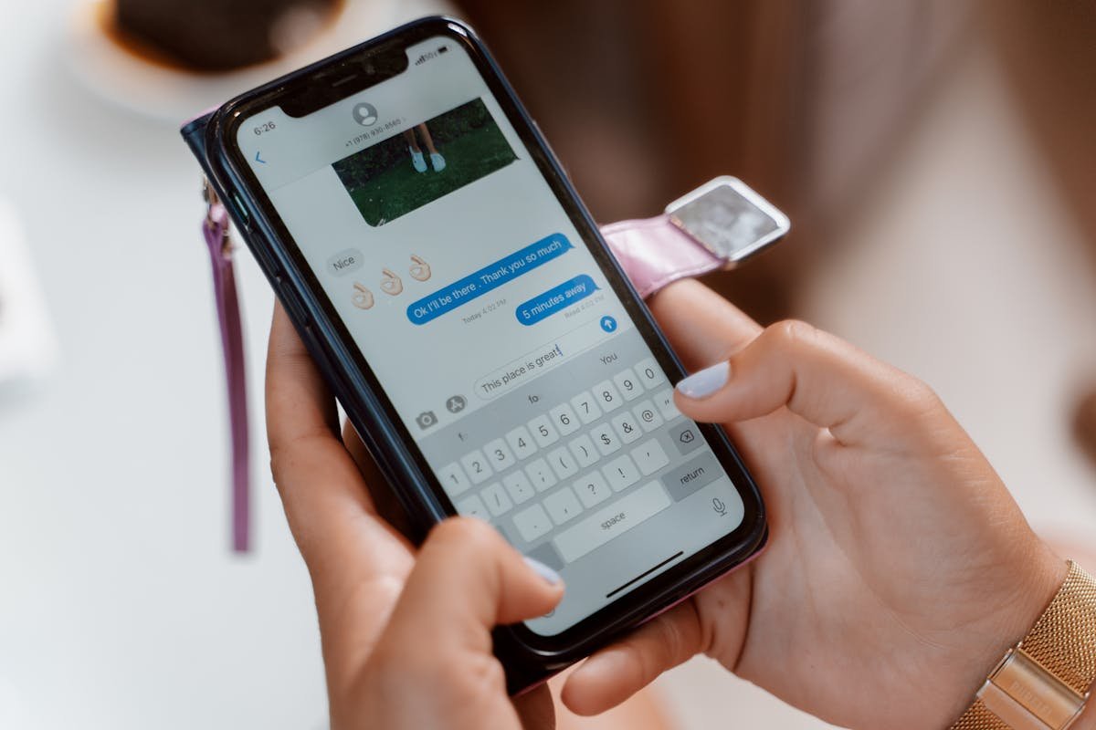 SMS 2 Chiều (2-Way SMS) là gì? Ứng Dụng Thực Tiễn cho Doanh Nghiệp - Thông điệp SMS hiệu quả phải ngắn, rõ và phù hợp với thời điểm khách hàng nhận tin.